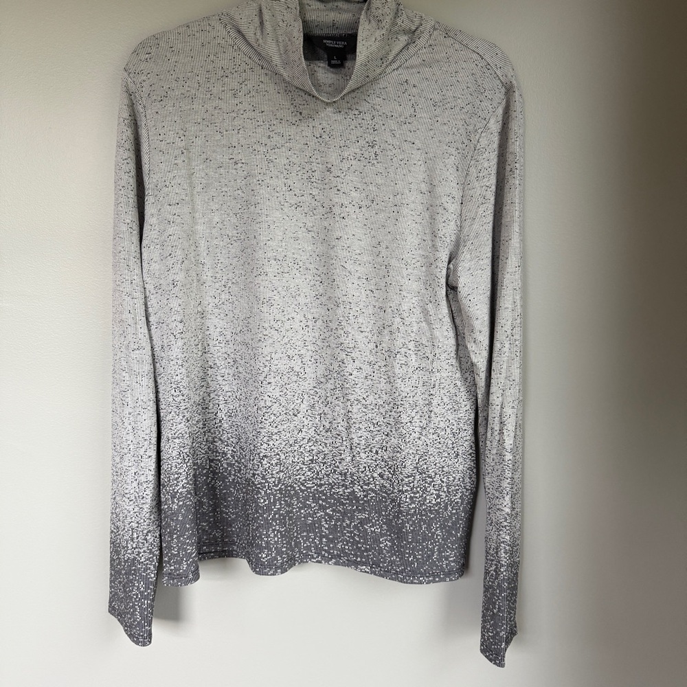 Simply Vera Wang Gray and White Patterned Mock Neck Long Sleeve | Size: Large